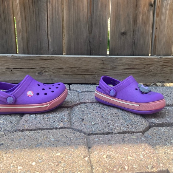 Crocs girls purple and pink clogs slip on. Size 6-7. Used - Picture 3 of 9